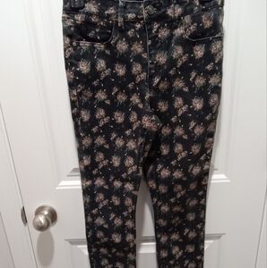 Signature Studio Size 6 Black with Pink Floral Patterned Skinny Fit Denim Jeans